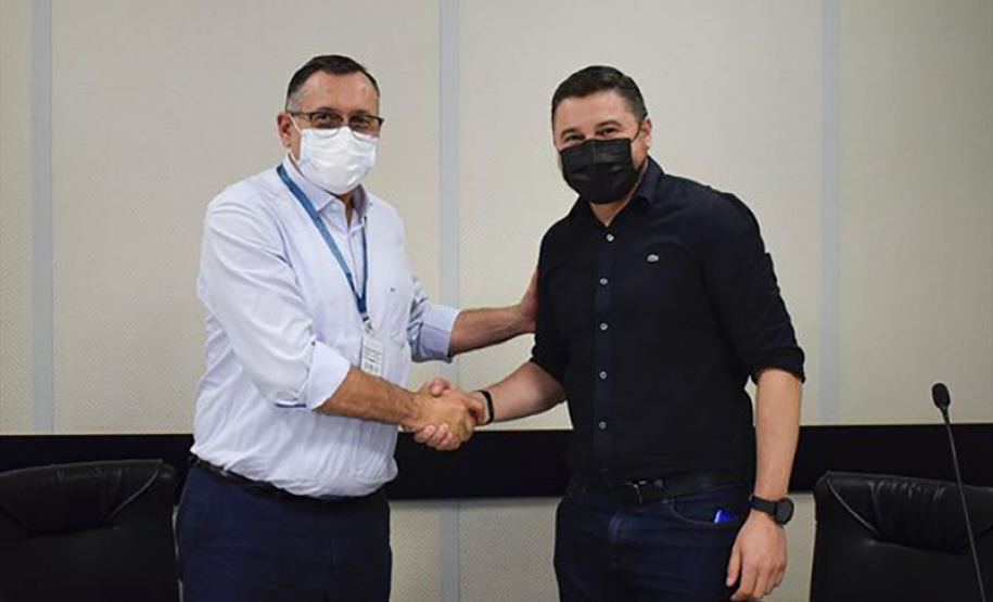 Na última terça-feira (26), o Instituto das Cidades Inteligentes (ICI) e a Companhia de Tecnologia da Informação e Comunicação do Paraná (Celepar) firmaram um acordo de cooperação técnica para o desenvolvimento de estudos e atividades técnicas relacionadas à pesquisa, integração, desenvolvimento e inovação na área de Tecnologia da Informação e Comunicação (TIC). Foto: ICI