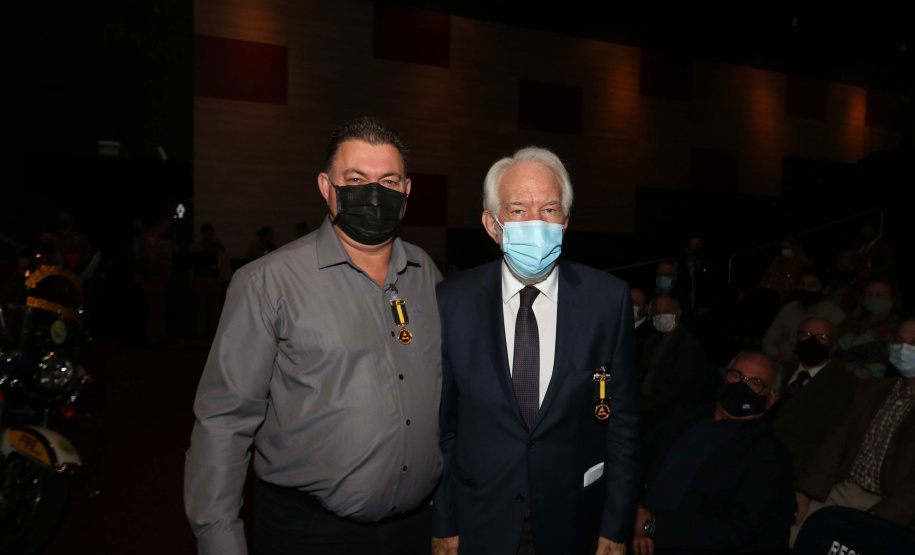 Para comemorar 57 anos, o Batalhão de Polícia Rodoviária (BPRv) promoveu nesta quarta-feira (27) uma solenidade militar no Museu Oscar Niemeyer, em Curitiba, com entrega de medalhas Mérito Rodoviário.
Para o vice-governador Darci Piana, agraciado com a medalha, esse é um momento importante, não só para a Polícia Militar, mas para a sociedade paranaense. Foto: Camila Tonett