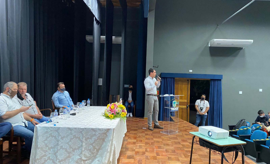 O projeto e as minutas de edital do Parque Estadual do Guartelá foram apresentados durante audiência pública realizada no município de Tibagi, nesta terça-feira (26). O evento também foi transmitido ao vivo e segue visível para a população no Youtube da Secretaria do Desenvolvimento Sustentável e do Turismo (Sedest). - Curitiba, 27/10/2021 - Foto: SEDEST