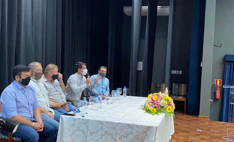 O projeto e as minutas de edital do Parque Estadual do Guartelá foram apresentados durante audiência pública realizada no município de Tibagi, nesta terça-feira (26). O evento também foi transmitido ao vivo e segue visível para a população no Youtube da Secretaria do Desenvolvimento Sustentável e do Turismo (Sedest). - Curitiba, 27/10/2021 - Foto: SEDEST