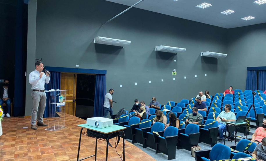 O projeto e as minutas de edital do Parque Estadual do Guartelá foram apresentados durante audiência pública realizada no município de Tibagi, nesta terça-feira (26). O evento também foi transmitido ao vivo e segue visível para a população no Youtube da Secretaria do Desenvolvimento Sustentável e do Turismo (Sedest). - Curitiba, 27/10/2021 - Foto: SEDEST