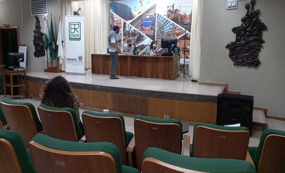 O Departamento de Estradas de Rodagem do Paraná (DER/PR) abriu nesta semana os envelopes com as propostas de preços para elaboração do projeto de restauração e ampliação da capacidade da PR-317, no trecho entre Nossa Senhora das Graças e Iguaraçu, na região Noroeste. Foto: DER