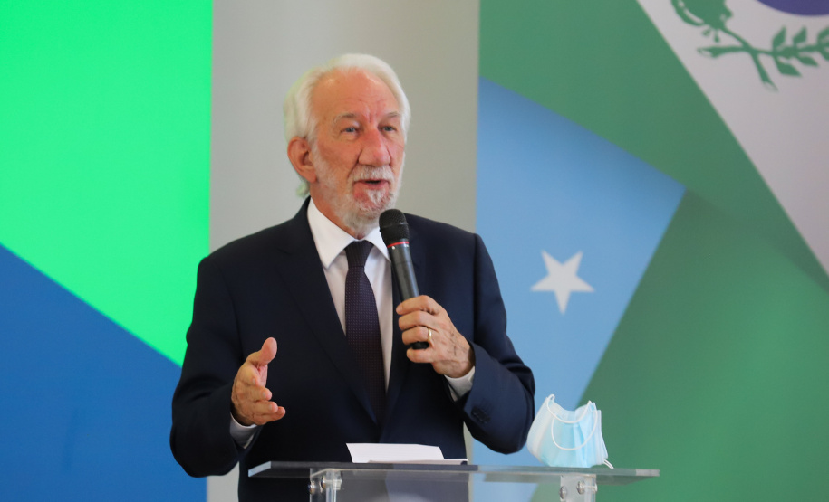 O vice governador Darci Piana e o  secretário de Justiça, Família e Trabalho, Ney Leprevost assinam  nesta quarta-feira  (27) termo de repasse ao Cedca aos municípios,  no Palacio Iguacu.   Curitiba, 27/10/2021 -  Foto: Geraldo Bubniak/AEN