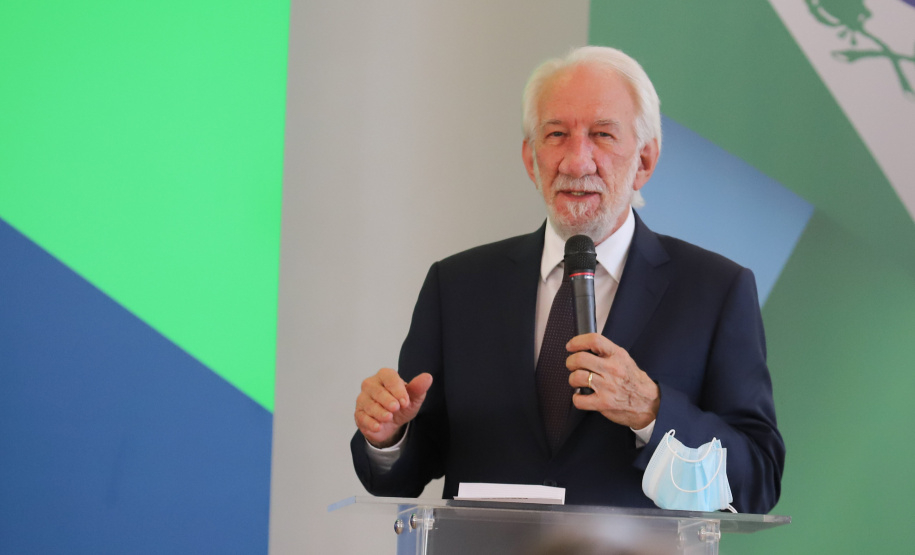 O vice governador Darci Piana e o  secretário de Justiça, Família e Trabalho, Ney Leprevost assinam  nesta quarta-feira  (27) termo de repasse ao Cedca aos municípios,  no Palacio Iguacu.   Curitiba, 27/10/2021 -  Foto: Geraldo Bubniak/AEN