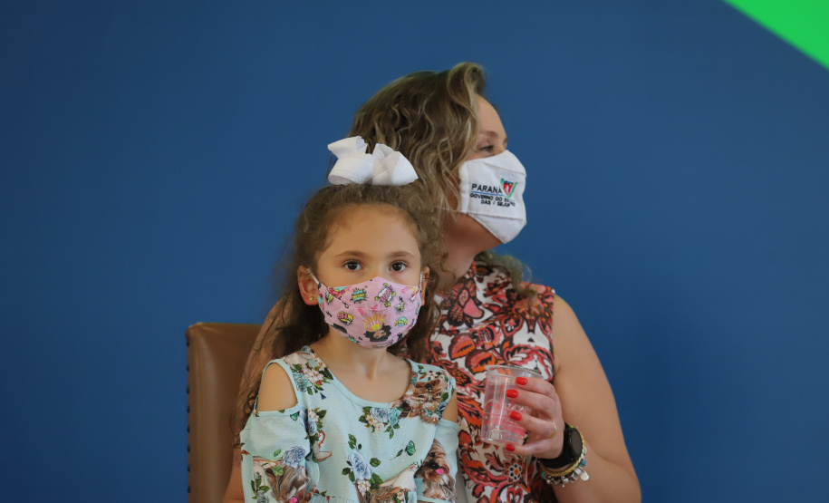 O vice governador Darci Piana e o  secretário de Justiça, Família e Trabalho, Ney Leprevost assinam  nesta quarta-feira  (27) termo de repasse ao Cedca aos municípios,  no Palacio Iguacu.   Curitiba, 27/10/2021 -  Foto: Geraldo Bubniak/AEN