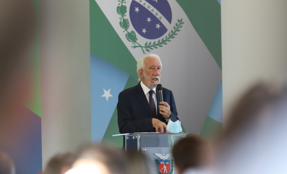 O vice governador Darci Piana e o  secretário de Justiça, Família e Trabalho, Ney Leprevost assinam  nesta quarta-feira  (27) termo de repasse ao Cedca aos municípios,  no Palacio Iguacu.   Curitiba, 27/10/2021 -  Foto: Geraldo Bubniak/AEN