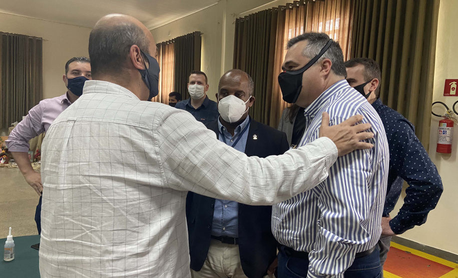 O secretário de Estado da Saúde, Beto Preto, destacou a parceria do Governo do Estado com os municípios, principalmente no enfrentamento à Covid-19, em reunião realizada nesta quarta-feira (27) com a Associação dos Municípios dos Campos Gerais (AMCG) em Arapoti. -  Curitibs, 27/10/2021 - Foto: Andressa Desyreé/SESA