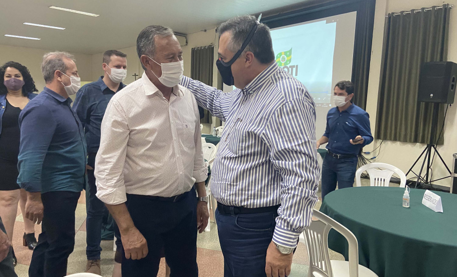 O secretário de Estado da Saúde, Beto Preto, destacou a parceria do Governo do Estado com os municípios, principalmente no enfrentamento à Covid-19, em reunião realizada nesta quarta-feira (27) com a Associação dos Municípios dos Campos Gerais (AMCG) em Arapoti. -  Curitibs, 27/10/2021 - Foto: Andressa Desyreé/SESA