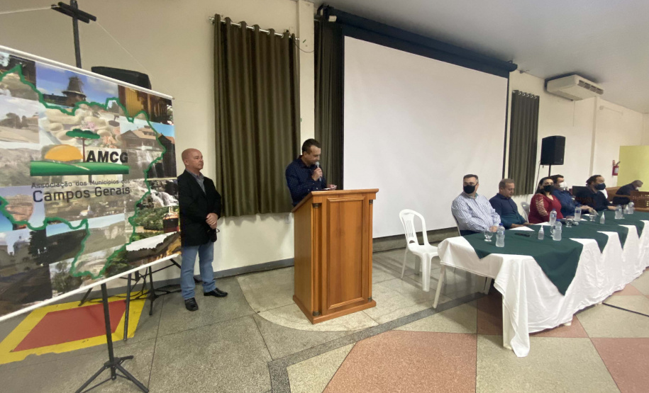 O secretário de Estado da Saúde, Beto Preto, destacou a parceria do Governo do Estado com os municípios, principalmente no enfrentamento à Covid-19, em reunião realizada nesta quarta-feira (27) com a Associação dos Municípios dos Campos Gerais (AMCG) em Arapoti. -  Curitibs, 27/10/2021 - Foto: Andressa Desyreé/SESA