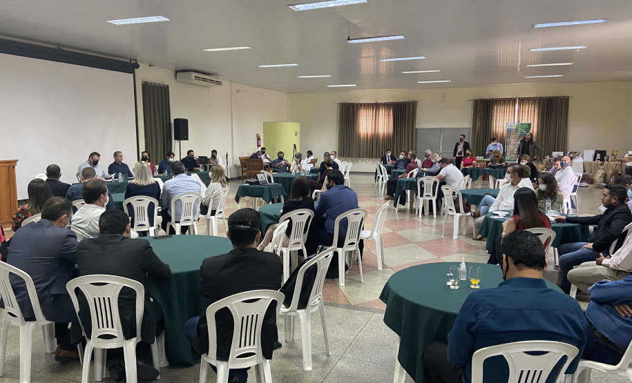 O secretário de Estado da Saúde, Beto Preto, destacou a parceria do Governo do Estado com os municípios, principalmente no enfrentamento à Covid-19, em reunião realizada nesta quarta-feira (27) com a Associação dos Municípios dos Campos Gerais (AMCG) em Arapoti. -  Curitibs, 27/10/2021 - Foto: Andressa Desyreé/SESA