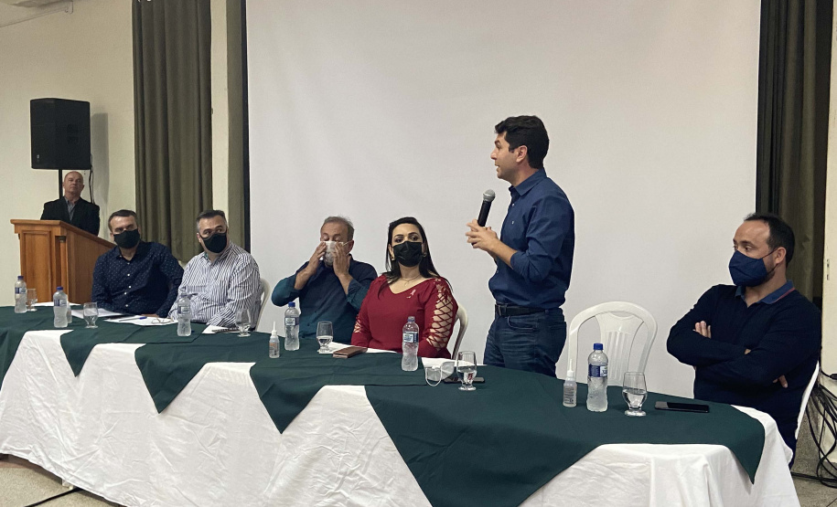 O secretário de Estado da Saúde, Beto Preto, destacou a parceria do Governo do Estado com os municípios, principalmente no enfrentamento à Covid-19, em reunião realizada nesta quarta-feira (27) com a Associação dos Municípios dos Campos Gerais (AMCG) em Arapoti. -  Curitibs, 27/10/2021 - Foto: Andressa Desyreé/SESA