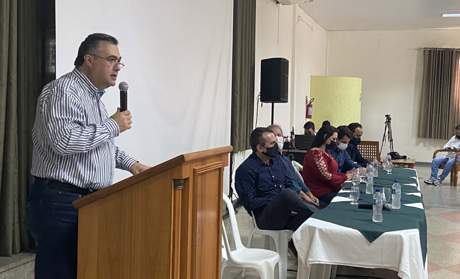 O secretário de Estado da Saúde, Beto Preto, destacou a parceria do Governo do Estado com os municípios, principalmente no enfrentamento à Covid-19, em reunião realizada nesta quarta-feira (27) com a Associação dos Municípios dos Campos Gerais (AMCG) em Arapoti. -  Curitibs, 27/10/2021 - Foto: Andressa Desyreé/SESA