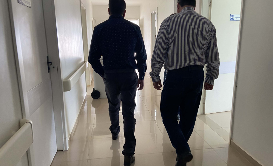 O secretário de Estado da Saúde, Beto Preto, destacou a parceria do Governo do Estado com os municípios, principalmente no enfrentamento à Covid-19, em reunião realizada nesta quarta-feira (27) com a Associação dos Municípios dos Campos Gerais (AMCG) em Arapoti. -  Curitibs, 27/10/2021 - Foto: Andressa Desyreé/SESA