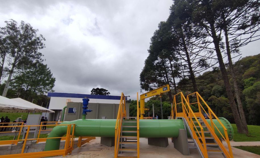 O governador Carlos Massa Ratinho Junior inaugurou nesta quinta-feira (28) a obra de transposição do rio Capivari para a Bacia do Iraí, em Colombo, na região metropolitana de Curitiba. Foto: Jonathan Campos/AEN