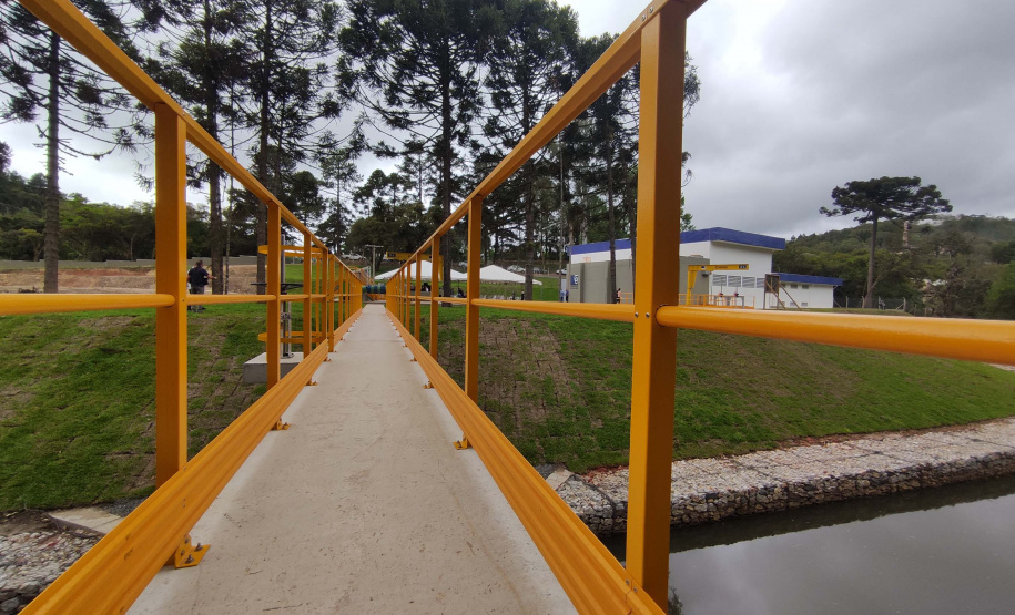 O governador Carlos Massa Ratinho Junior inaugurou nesta quinta-feira (28) a obra de transposição do rio Capivari para a Bacia do Iraí, em Colombo, na região metropolitana de Curitiba. Foto: Jonathan Campos/AEN