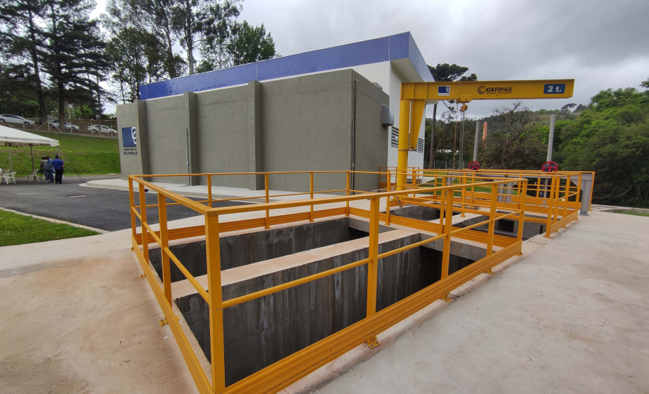 O governador Carlos Massa Ratinho Junior inaugurou nesta quinta-feira (28) a obra de transposição do rio Capivari para a Bacia do Iraí, em Colombo, na região metropolitana de Curitiba. Foto: Jonathan Campos/AEN