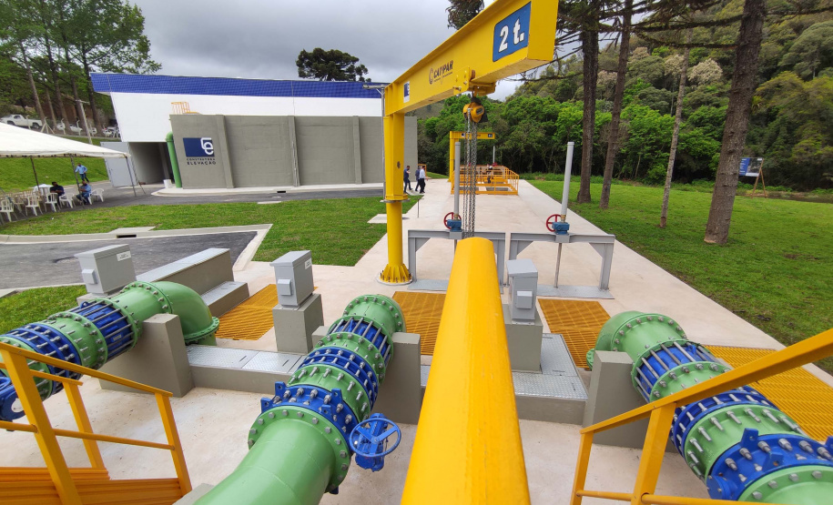 O governador Carlos Massa Ratinho Junior inaugurou nesta quinta-feira (28) a obra de transposição do rio Capivari para a Bacia do Iraí, em Colombo, na região metropolitana de Curitiba. Foto: Jonathan Campos/AEN