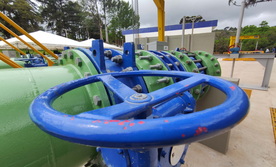 O governador Carlos Massa Ratinho Junior inaugurou nesta quinta-feira (28) a obra de transposição do rio Capivari para a Bacia do Iraí, em Colombo, na região metropolitana de Curitiba. Foto: Jonathan Campos/AEN