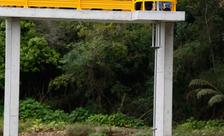 O governador Carlos Massa Ratinho Junior inaugurou nesta quinta-feira (28) a obra de transposição do rio Capivari para a Bacia do Iraí, em Colombo, na região metropolitana de Curitiba. Foto: Jonathan Campos/AEN