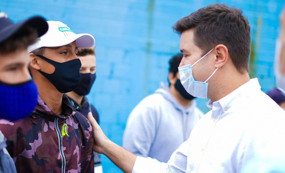 Começa nesta sexta-feira (29) uma grande campanha de mídia para divulgar o Cartão Futuro, programa do Governo do Paraná para incentivar a manutenção e a contratação de jovens aprendizes por empresas paranaenses. - Curitiba, 28/10/2021 - Foto: Guilherme Flores/Casa Civil