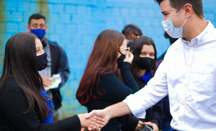 Começa nesta sexta-feira (29) uma grande campanha de mídia para divulgar o Cartão Futuro, programa do Governo do Paraná para incentivar a manutenção e a contratação de jovens aprendizes por empresas paranaenses. - Curitiba, 28/10/2021 - Foto: Guilherme Flores/Casa Civil