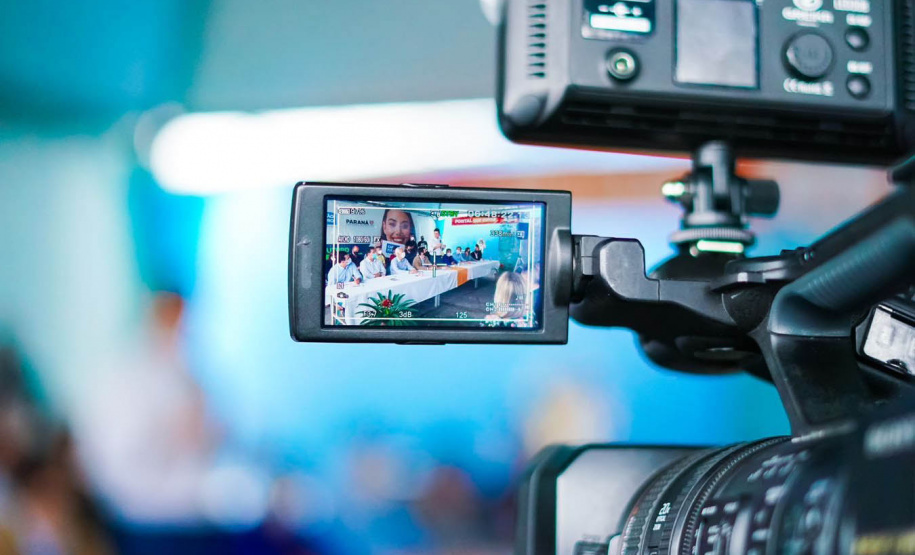 Começa nesta sexta-feira (29) uma grande campanha de mídia para divulgar o Cartão Futuro, programa do Governo do Paraná para incentivar a manutenção e a contratação de jovens aprendizes por empresas paranaenses. - Curitiba, 28/10/2021 - Foto: Guilherme Flores/Casa Civil