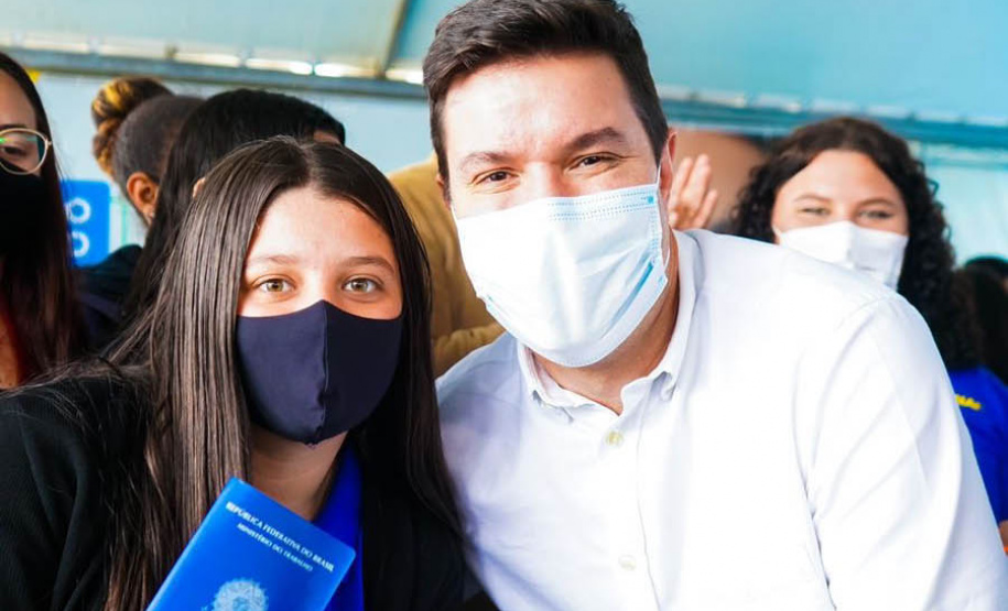 Começa nesta sexta-feira (29) uma grande campanha de mídia para divulgar o Cartão Futuro, programa do Governo do Paraná para incentivar a manutenção e a contratação de jovens aprendizes por empresas paranaenses. - Curitiba, 28/10/2021 - Foto: Guilherme Flores/Casa Civil