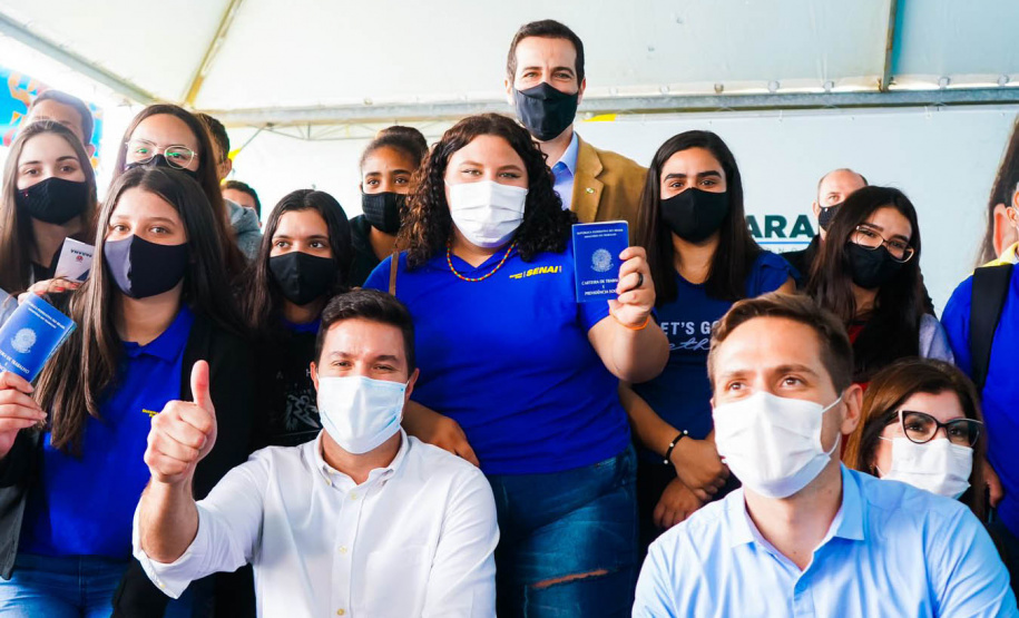 Começa nesta sexta-feira (29) uma grande campanha de mídia para divulgar o Cartão Futuro, programa do Governo do Paraná para incentivar a manutenção e a contratação de jovens aprendizes por empresas paranaenses. - Curitiba, 28/10/2021 - Foto: Guilherme Flores/Casa Civil