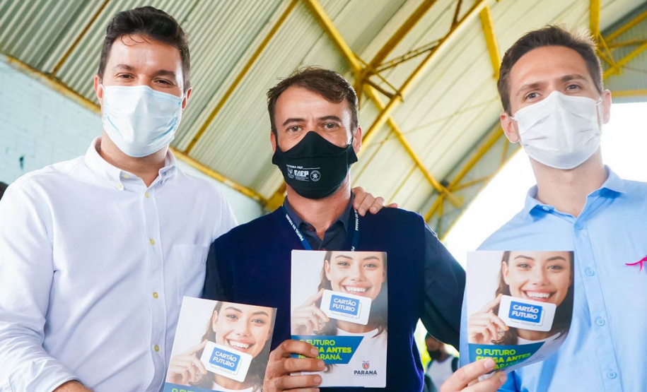 Começa nesta sexta-feira (29) uma grande campanha de mídia para divulgar o Cartão Futuro, programa do Governo do Paraná para incentivar a manutenção e a contratação de jovens aprendizes por empresas paranaenses. - Curitiba, 28/10/2021 - Foto: Guilherme Flores/Casa Civil