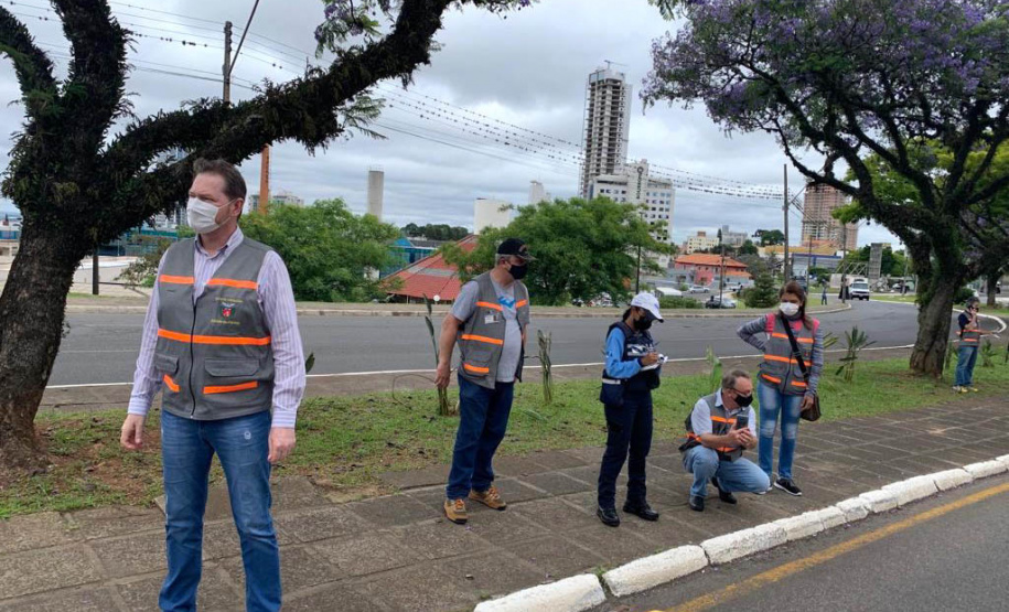 A Receita Estadual do Paraná promoveu nesta quinta-feira (28) a operação volante para fiscalizar o recolhimento do Imposto sobre Propriedade de Veículos Automotores (IPVA) em Ponta Grossa e região. A ação aconteceu na região central da cidade. - Curitiba, 28/10/2021 - Foto: SEFA