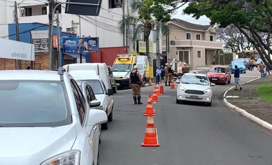 A Receita Estadual do Paraná promoveu nesta quinta-feira (28) a operação volante para fiscalizar o recolhimento do Imposto sobre Propriedade de Veículos Automotores (IPVA) em Ponta Grossa e região. A ação aconteceu na região central da cidade. - Curitiba, 28/10/2021 - Foto: SEFA
