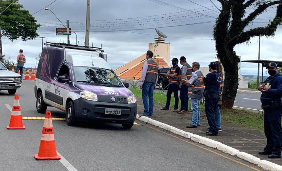 A Receita Estadual do Paraná promoveu nesta quinta-feira (28) a operação volante para fiscalizar o recolhimento do Imposto sobre Propriedade de Veículos Automotores (IPVA) em Ponta Grossa e região. A ação aconteceu na região central da cidade. - Curitiba, 28/10/2021 - Foto: SEFA