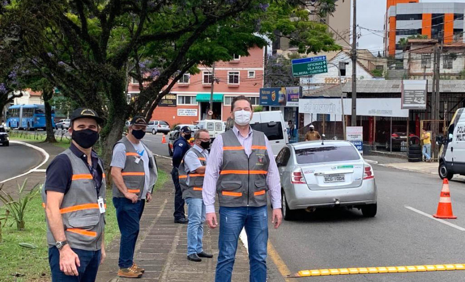 A Receita Estadual do Paraná promoveu nesta quinta-feira (28) a operação volante para fiscalizar o recolhimento do Imposto sobre Propriedade de Veículos Automotores (IPVA) em Ponta Grossa e região. A ação aconteceu na região central da cidade. - Curitiba, 28/10/2021 - Foto: SEFA