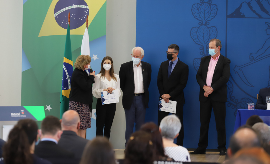 O vice governador Darci Piana e o o superintendente da Ciência, Tecnologia e Ensino Superior, Aldo Bona participam, nesta quinta-feira (28), da entrega do 34 Premio Paranaense de Ciencia e Tecnologia,  no Palacio Iguacu.   Curitiba, 28/10/2021 -  Foto: Geraldo Bubniak/AEN