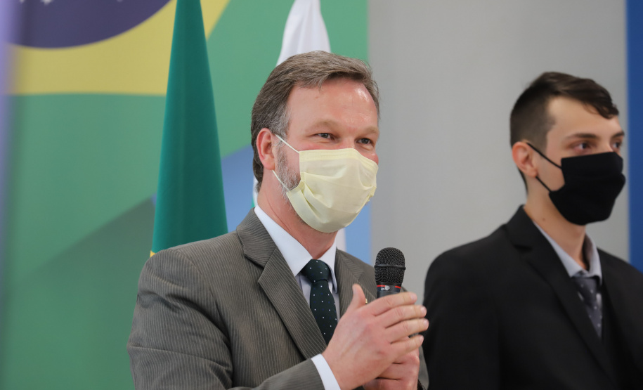 O vice governador Darci Piana e o o superintendente da Ciência, Tecnologia e Ensino Superior, Aldo Bona participam, nesta quinta-feira (28), da entrega do 34 Premio Paranaense de Ciencia e Tecnologia,  no Palacio Iguacu.   Curitiba, 28/10/2021 -  Foto: Geraldo Bubniak/AEN
