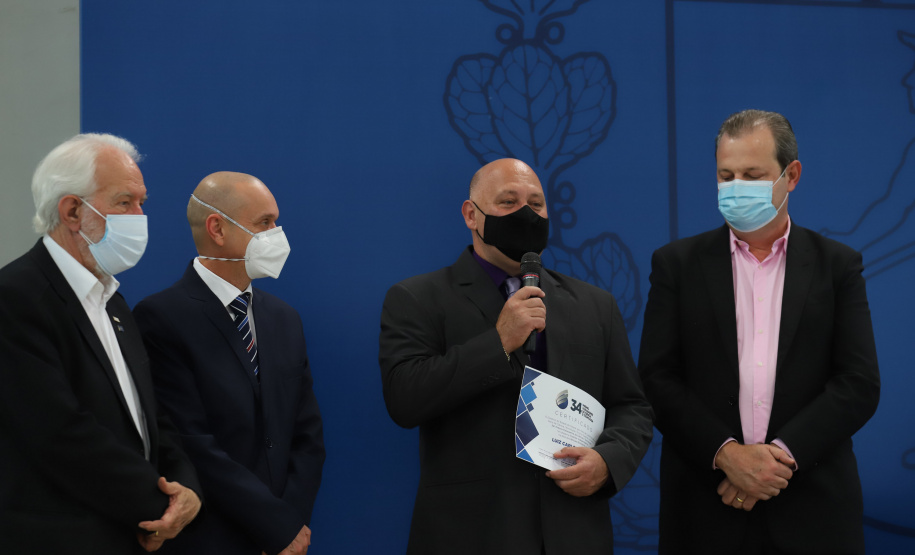 O vice governador Darci Piana e o o superintendente da Ciência, Tecnologia e Ensino Superior, Aldo Bona participam, nesta quinta-feira (28), da entrega do 34 Premio Paranaense de Ciencia e Tecnologia,  no Palacio Iguacu.   Curitiba, 28/10/2021 -  Foto: Geraldo Bubniak/AEN