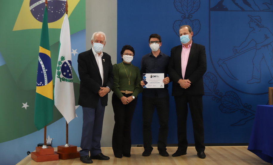 O vice governador Darci Piana e o o superintendente da Ciência, Tecnologia e Ensino Superior, Aldo Bona participam, nesta quinta-feira (28), da entrega do 34 Premio Paranaense de Ciencia e Tecnologia,  no Palacio Iguacu.   Curitiba, 28/10/2021 -  Foto: Geraldo Bubniak/AEN