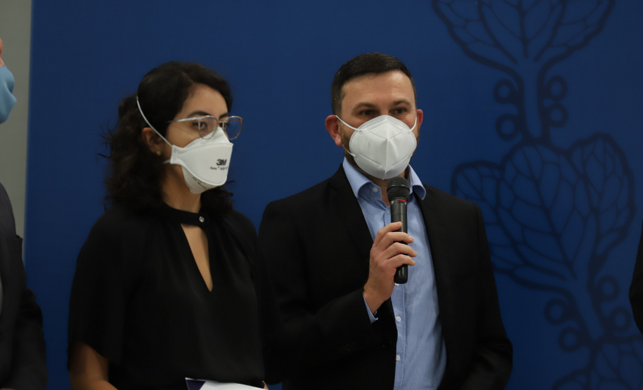O vice governador Darci Piana e o o superintendente da Ciência, Tecnologia e Ensino Superior, Aldo Bona participam, nesta quinta-feira (28), da entrega do 34 Premio Paranaense de Ciencia e Tecnologia,  no Palacio Iguacu.   Curitiba, 28/10/2021 -  Foto: Geraldo Bubniak/AEN
