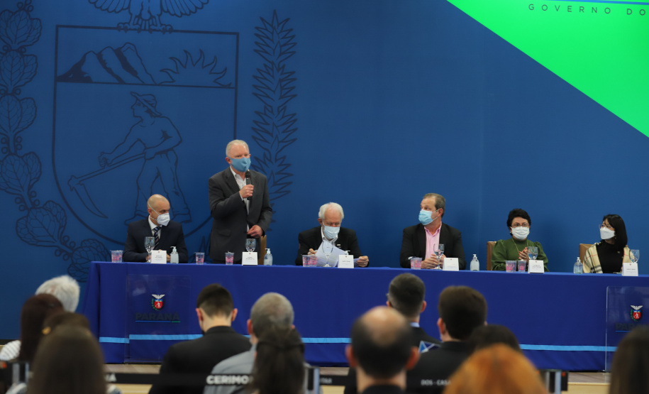 O vice governador Darci Piana e o o superintendente da Ciência, Tecnologia e Ensino Superior, Aldo Bona participam, nesta quinta-feira (28), da entrega do 34 Premio Paranaense de Ciencia e Tecnologia,  no Palacio Iguacu.   Curitiba, 28/10/2021 -  Foto: Geraldo Bubniak/AEN