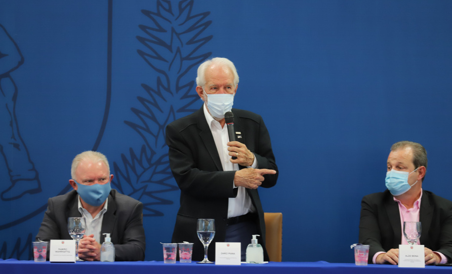 O vice governador Darci Piana e o o superintendente da Ciência, Tecnologia e Ensino Superior, Aldo Bona participam, nesta quinta-feira (28), da entrega do 34 Premio Paranaense de Ciencia e Tecnologia,  no Palacio Iguacu.   Curitiba, 28/10/2021 -  Foto: Geraldo Bubniak/AEN