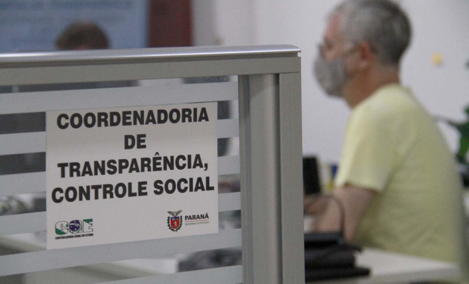 A Controladoria-Geral do Estado (CGE) completa oito anos de sua criação, neste sábado (30),
com estrutura consolidada para o combate à corrupção e para o assessoramento a uma gestão
ética e íntegra. O órgão começou com quase 40 pessoas e, a partir desta gestão passou a ser
fortalecido. Atualmente conta com 98 servidores, concursados ou comissionados, que passam
por capacitação constante para desempenharem suas funções. Foto: Gabrielly Pontes/CGE