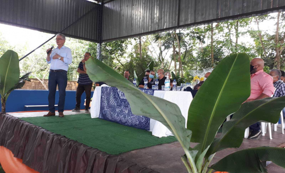 A Cooperativa Copasol Cachoeira, de Antonina, e a Associação de Produtores Rurais de Antonina (Aspran), no Litoral, receberam nesta quinta-feira (28) equipamentos agrícolas adquiridos com recursos do programa Coopera Paraná. A entrega foi feita em solenidade no ginásio de esportes da Escola Rural Municipal Professora Olimpia Breyer, em Cachoeira de Cima.  - Antonina, 29/10/2021 - Foto: SEAB