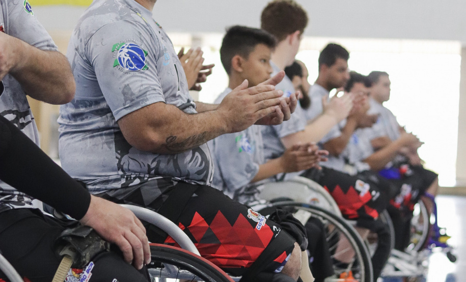 160 cadeiras de rodas foram entregues por meio do Plano 
Paraná Mais Cidades para a prática do paradesporto no Paraná
Foto: Thiago Chas/Paraná Esporte
