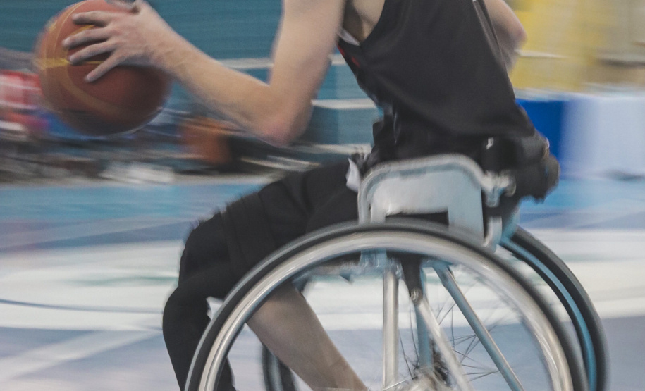 160 cadeiras de rodas foram entregues por meio do Plano 
Paraná Mais Cidades para a prática do paradesporto no Paraná
Foto: Thiago Chas/Paraná Esporte