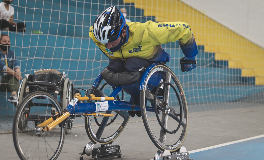 160 cadeiras de rodas foram entregues por meio do Plano 
Paraná Mais Cidades para a prática do paradesporto no Paraná
Foto: Thiago Chas/Paraná Esporte