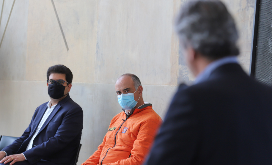 Solenidade de entrega de materiais para atendimento de emergencias para a Defesa Civil, na nesta sexta-feira (29), no Palacio Iguaçu em Curitiba.  Foto: Geraldo Bubniak/AEN