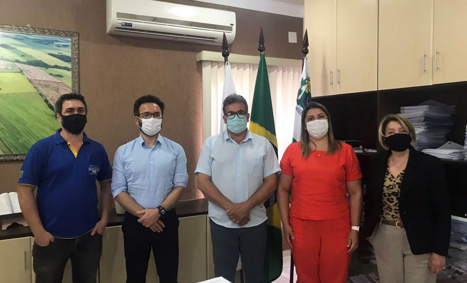 SABAUDIA - O diretor-presidente da Fomento Paraná, Heraldo Neves, e os assessores Jonny Stica e Emilia Belinati, em reuniões com prefeitos dessas 7 cidades durante rodada de prospecção de parcerias pelo norte do estado. - Curitiba, 29/10/2021 - Foto: Fomento Paraná
