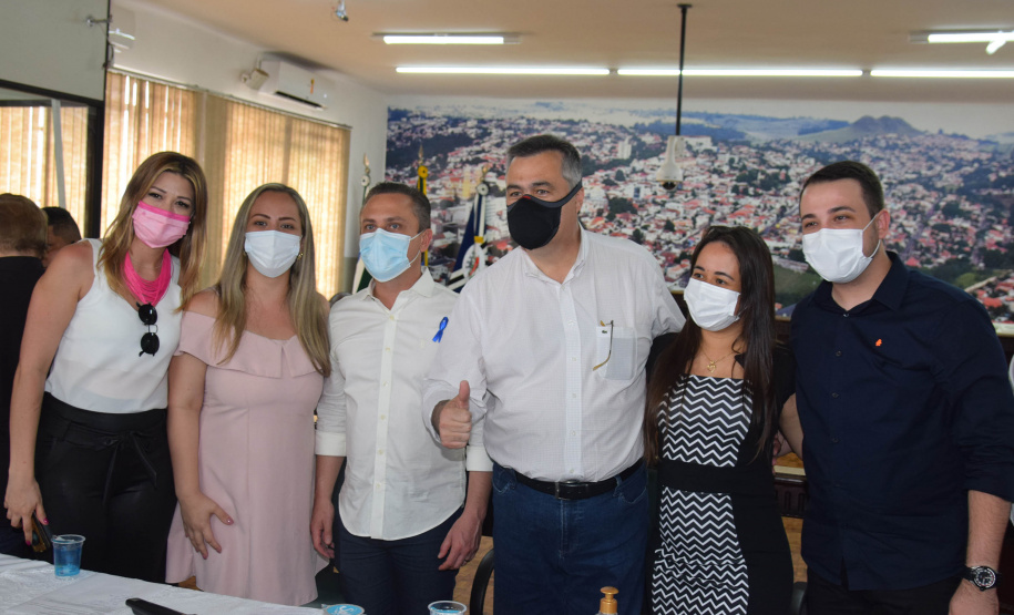 O Governo do Estado vai reforçar investimentos da área da saúde em municípios do Norte Pioneiro. O secretário estadual da Saúde, Beto Preto, esteve em Jacarezinho, Santo Antônio da Platina, Carlópolis e Ribeirão Claro nesta sexta-feira (29) e destacou recursos já liberados e ações previstas para a região. - Curitiba, 29/10/2021 - Foto: Américo Antonio/SESA