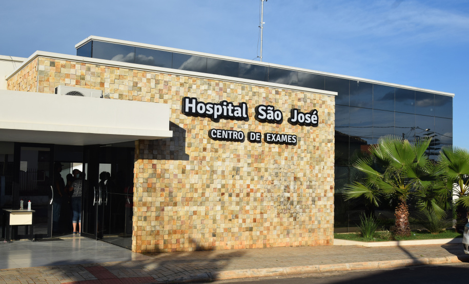 O Governo do Estado vai reforçar investimentos da área da saúde em municípios do Norte Pioneiro. O secretário estadual da Saúde, Beto Preto, esteve em Jacarezinho, Santo Antônio da Platina, Carlópolis e Ribeirão Claro nesta sexta-feira (29) e destacou recursos já liberados e ações previstas para a região. - Curitiba, 29/10/2021 - Foto: Américo Antonio/SESA