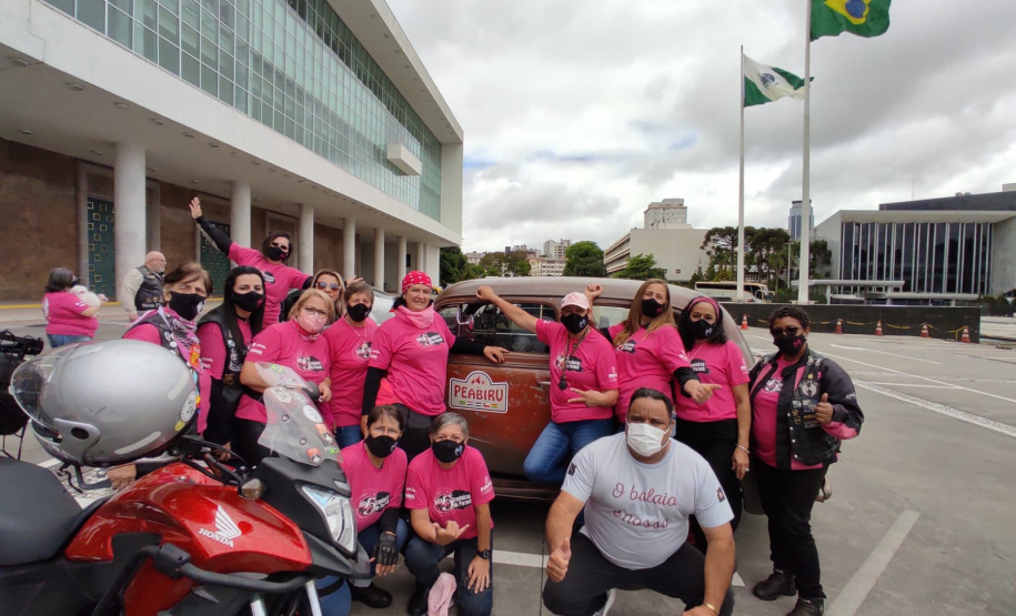 Expedição Filhas do Paraná volta a Curitiba após 2.800 km divulgando o Outubro Rosa

. Foto: Alessandro Vieira/SEDEST